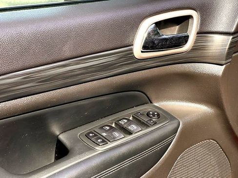 Used 2021 Jeep Grand Cherokee Laredo X image 11