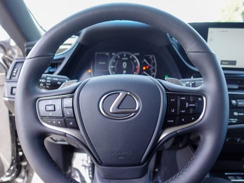 Used 2024 Lexus ES 350 w/ Premium Package FWD image 12