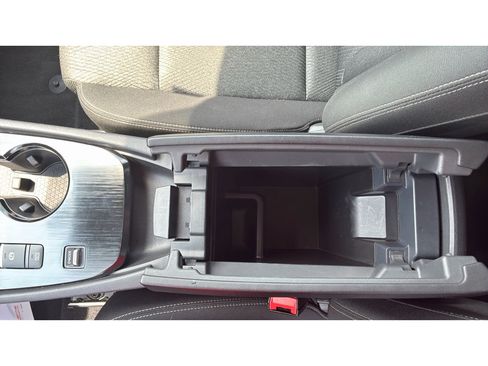 Used 2025 Nissan Rogue SV FWD image 20