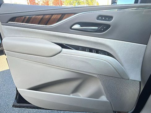 Certified 2024 Cadillac Escalade Sport Platinum w/ Heavy-Duty Trailer Package image 13