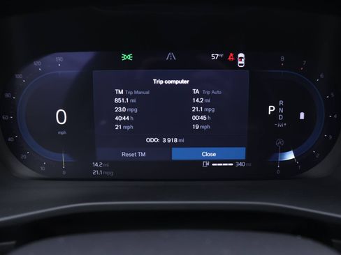 Certified 2025 Volvo XC40 B5 Plus w/ Protection Package Premier image 25