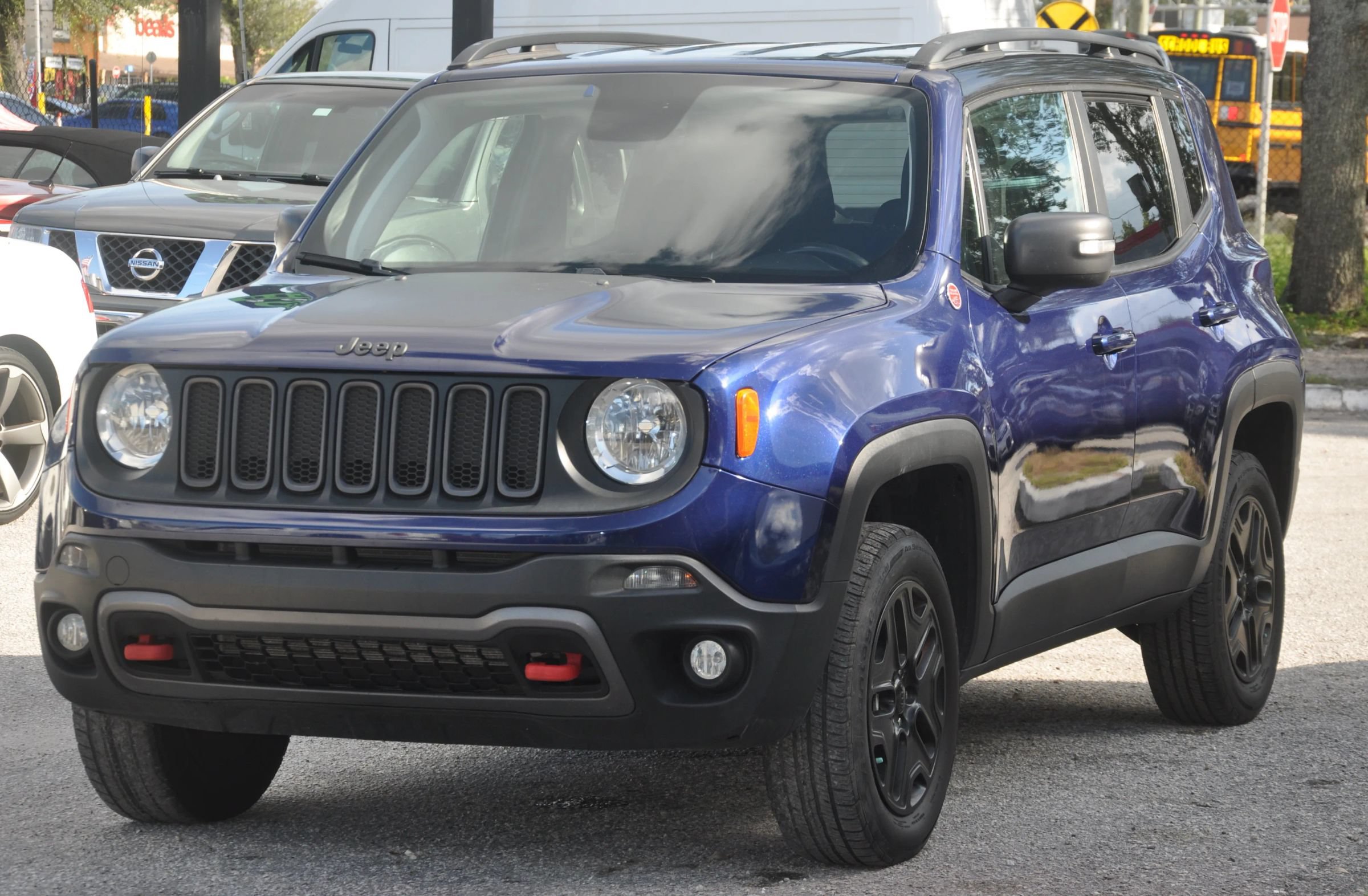 Used 2018 Jeep Renegade Trailhawk w/ Popular Equipment Group AWD/4WD image 4