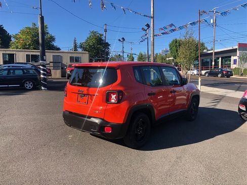 Used 2017 Jeep Renegade Sport w/ Power & Air Group FWD image 4