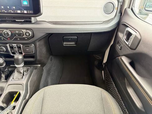 Used 2024 Jeep Wrangler Sahara image 18