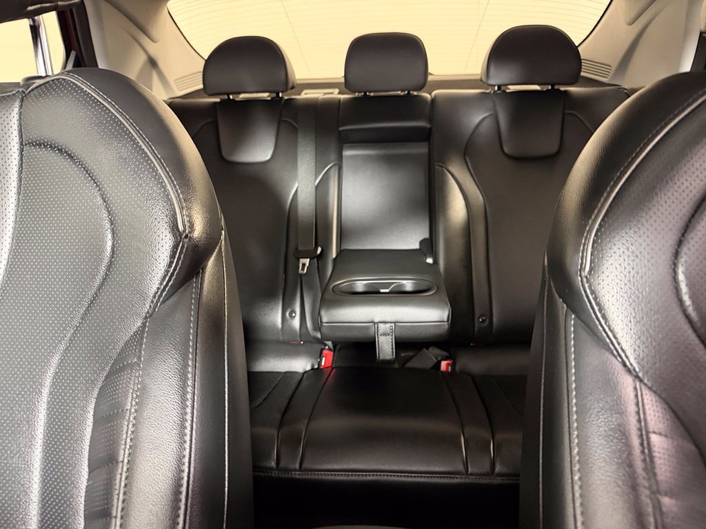 Used 2025 Hyundai Elantra Limited FWD image 19