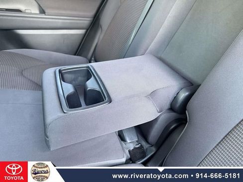 Used 2023 Toyota Highlander LE AWD/4WD image 17