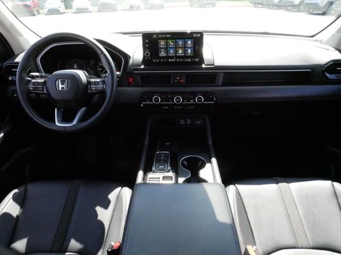 Used 2025 Honda Pilot EX-L image 10