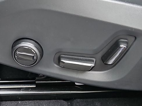 Certified 2024 Volvo XC60 T8 Core w/ Protection Package Premier image 26