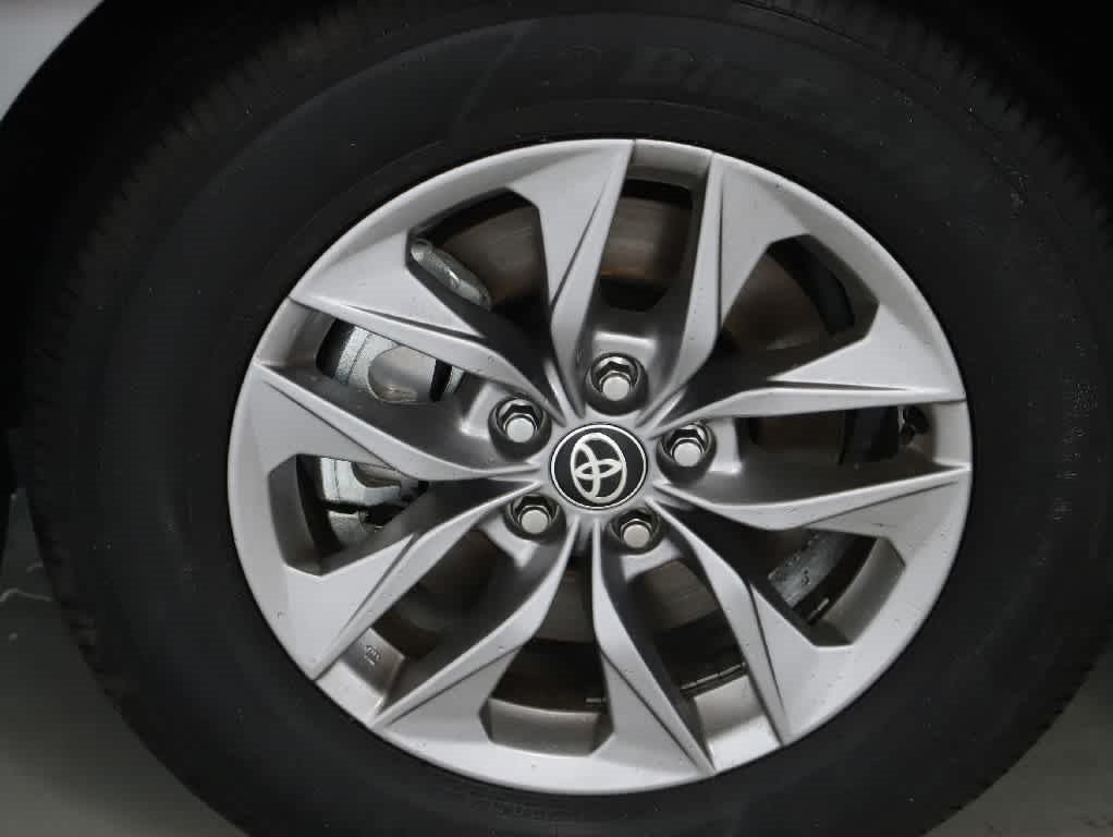 Used 2026 Toyota Sienna XLE AWD/4WD image 36