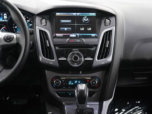 Used 2014 Ford Focus Titanium image 15