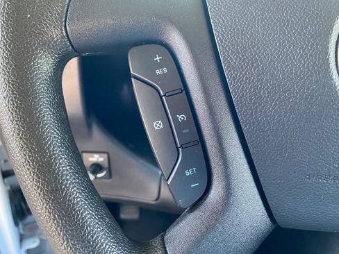 Used 2025 Chevrolet Express 2500 w/ Driver Convenience Package RWD image 38