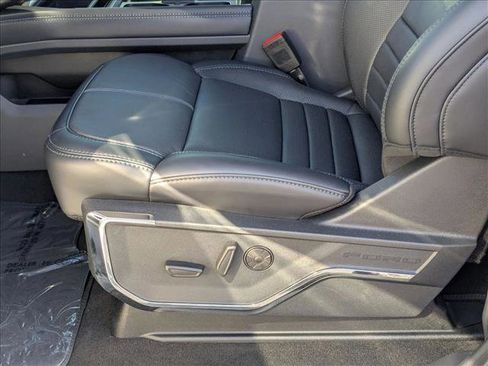 New 2026 Ford F250 Platinum image 4