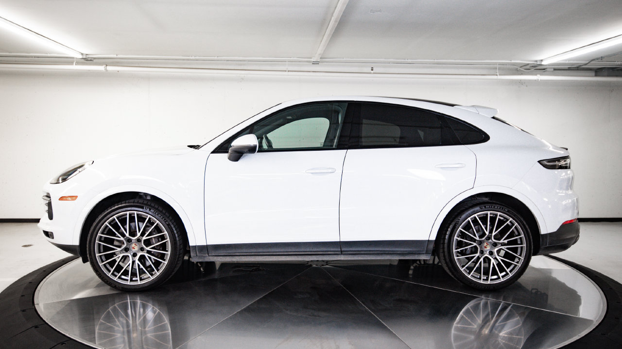 Certified 2022 Porsche Cayenne Coupe AWD/4WD image 2