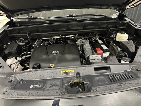Used 2022 Toyota Highlander Platinum AWD/4WD image 35