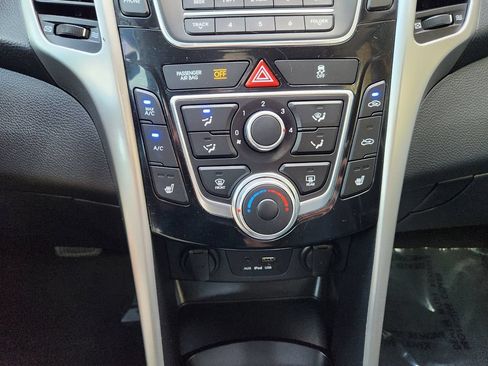 Used 2016 Hyundai Elantra GT FWD image 19