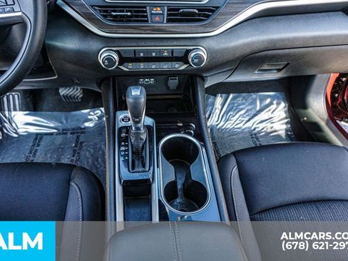 Used 2024 Nissan Altima 2.5 SV image 39