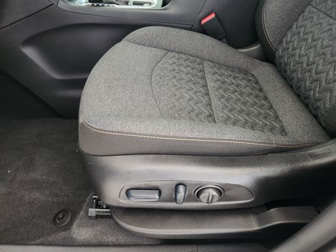Certified 2024 Chevrolet Equinox LT FWD image 25