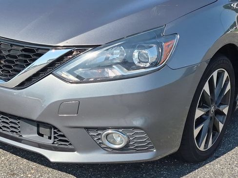 Used 2019 Nissan Sentra SR FWD image 9