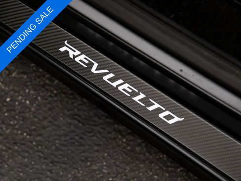 Used 2025 Lamborghini Revuelto AWD/4WD image 16