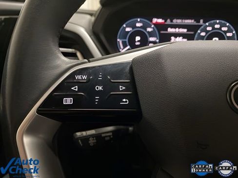 Used 2024 Audi Q4 e-tron Premium image 30