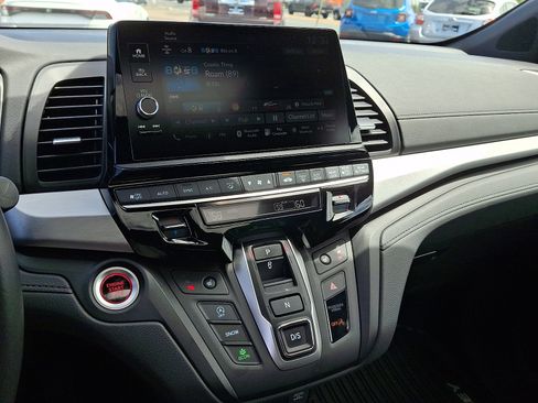 Used 2025 Honda Odyssey Sport-L image 19