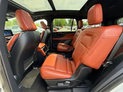 Used 2025 Lincoln Aviator Reserve AWD/4WD image 23