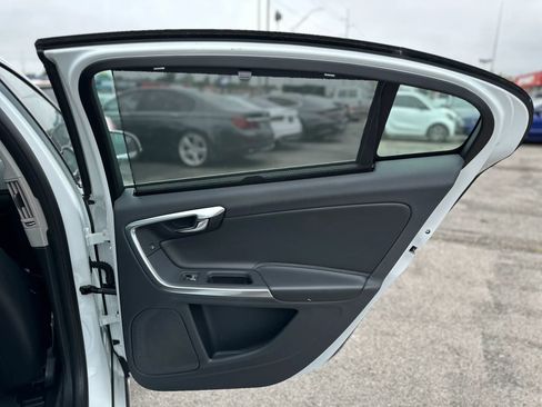 Used 2017 Volvo S60 T5 Inscription FWD image 22