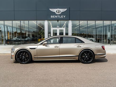 Certified 2025 Bentley Flying Spur Plug-In Hybrid AWD/4WD image 5