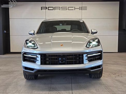 Certified 2026 Porsche Cayenne AWD/4WD image 26