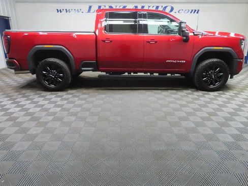 Used 2025 GMC Sierra 2500 AT4 w/ Technology Package AWD/4WD image 2