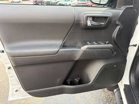 Used 2021 Toyota Tacoma TRD Sport w/ TRD Premium Sport Package AWD/4WD image 13
