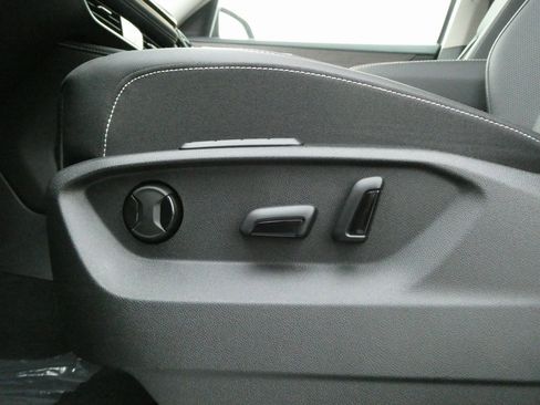 New 2026 Volkswagen Atlas SEL image 9