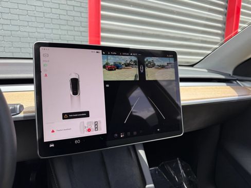 Used 2024 Tesla Model Y Long Range RWD image 23