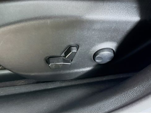 Used 2023 Jeep Cherokee Altitude Lux image 24