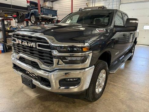 Certified 2025 RAM 2500 Big Horn AWD/4WD image 39