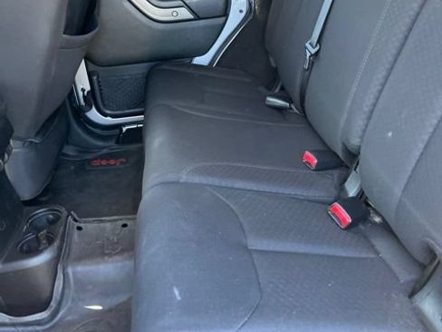 Used 2018 Jeep Wrangler Unlimited Sport S AWD/4WD image 11