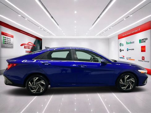 Used 2025 Hyundai Elantra SEL FWD image 8