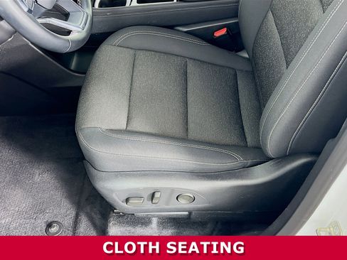 Certified 2025 Chevrolet Traverse LT image 4