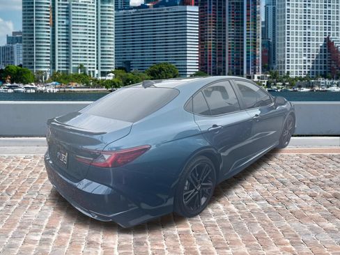 Used 2025 Toyota Camry XSE FWD image 4