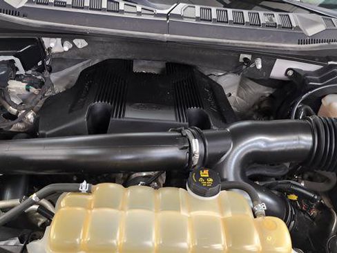 Used 2020 Ford F150 Platinum w/ Equipment Group 701A Luxury image 27