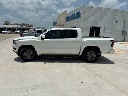 Used 2025 Nissan Frontier SV RWD image 6