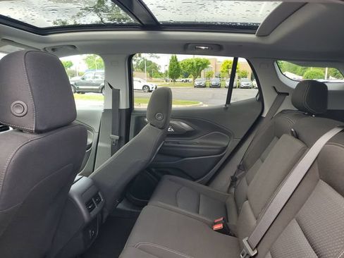 Certified 2024 GMC Terrain SLE w/ Driver Convenience Package FWD image 9