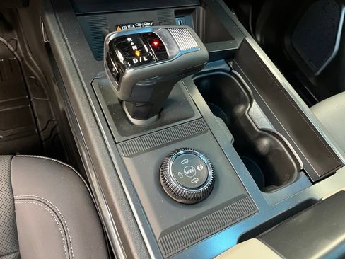 New 2026 GMC Hummer EV SUV AWD/4WD image 17