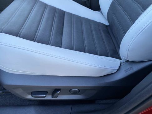 New 2026 Mitsubishi Outlander SE image 9