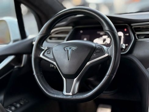 Used 2017 Tesla Model X 75D image 11