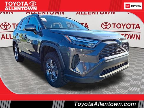 Used 2024 Toyota RAV4 XLE AWD/4WD image 1