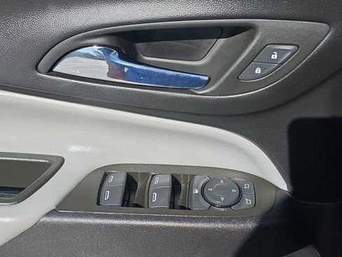 Used 2023 Chevrolet Equinox LS w/ LS Convenience Package FWD image 22