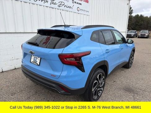 Used 2024 Chevrolet Trax RS w/ Sunroof Package image 10