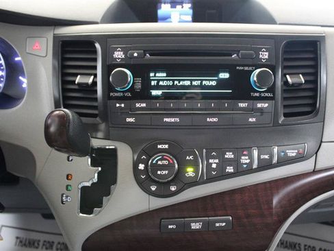 Used 2014 Toyota Sienna XLE AWD/4WD image 20