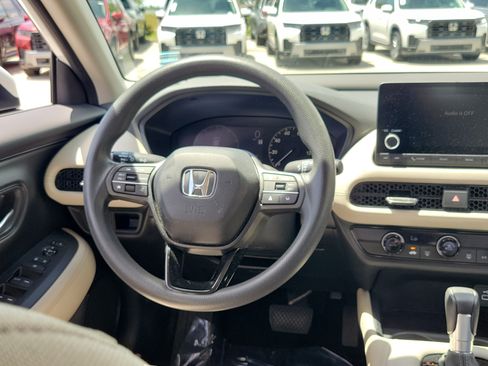 Used 2024 Honda HR-V LX image 17